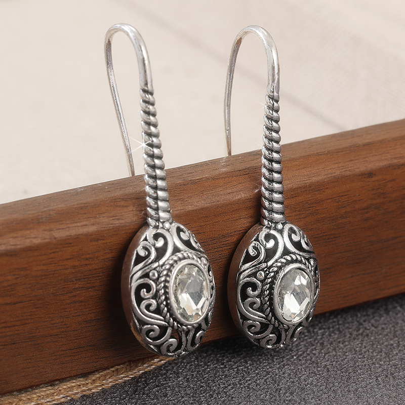 Retro Hand-Carved Patterned Oval Pendant Earrings